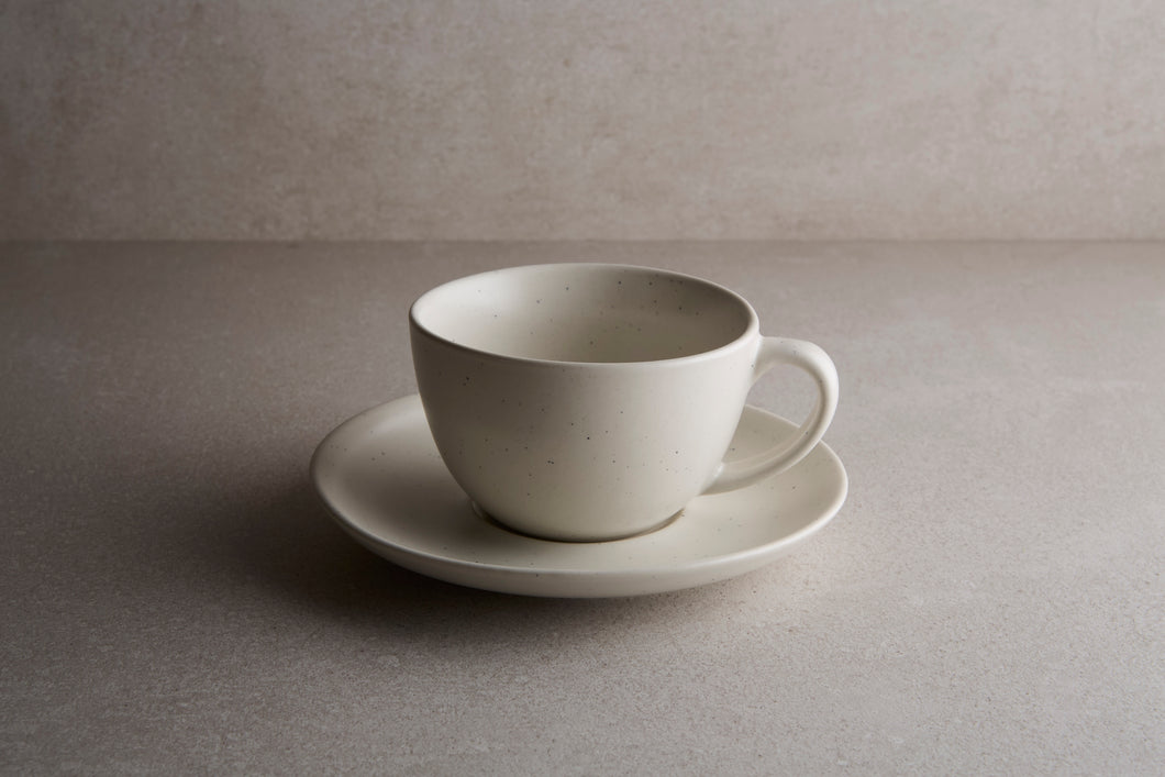 Classic Teacup w Saucer